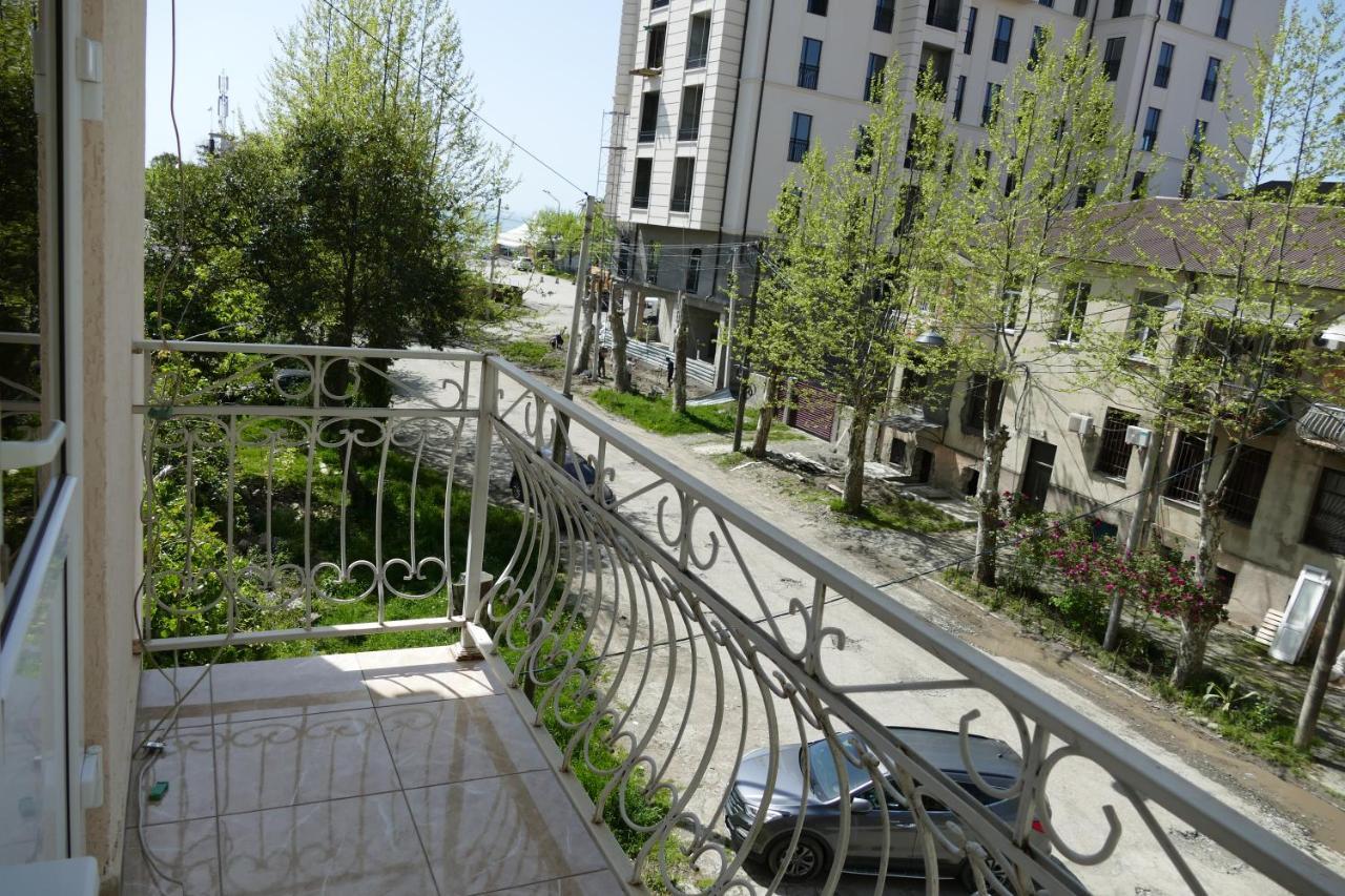 Apartments Na Beregu Сухуми Екстериор снимка
